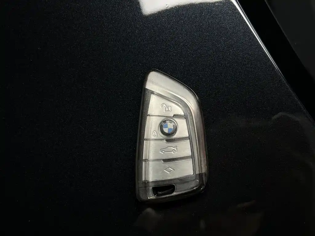 BMW 5 Series (Import) — миниатюра 33