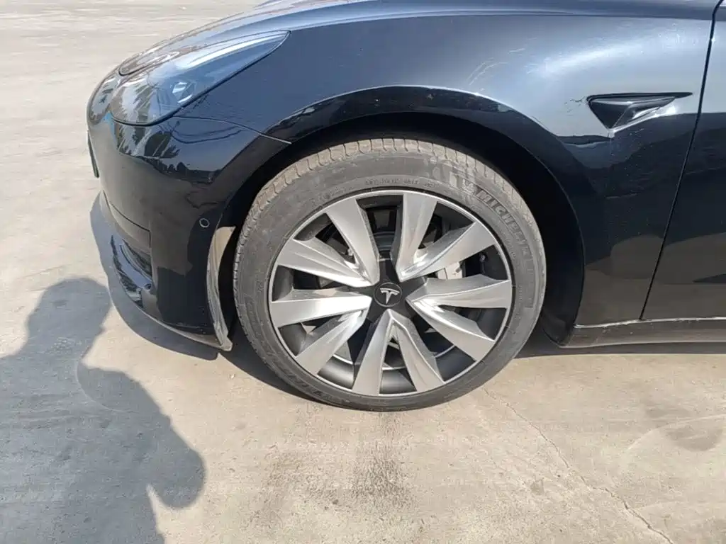 Tesla Model 3 — миниатюра 23
