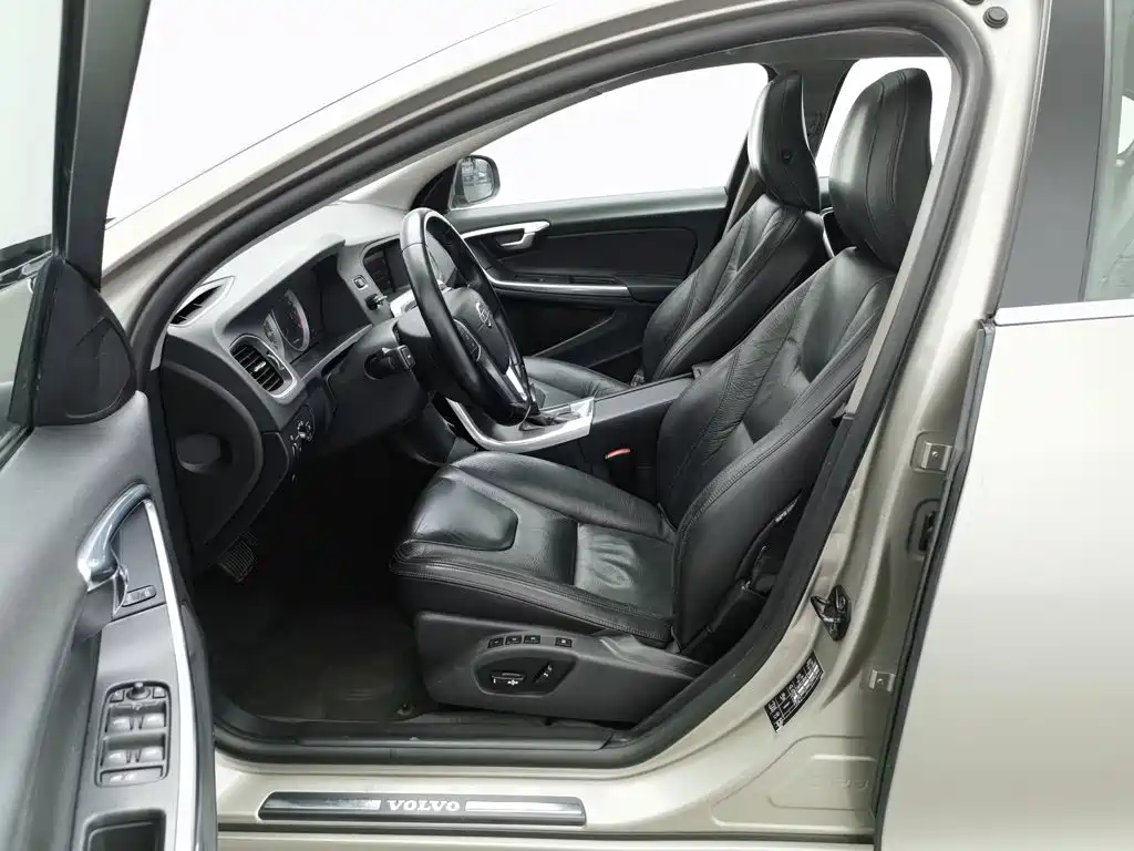 Volvo S60 (Import) — миниатюра 10