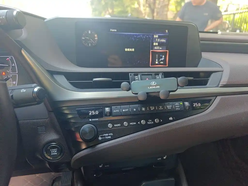 Lexus ES — миниатюра 6