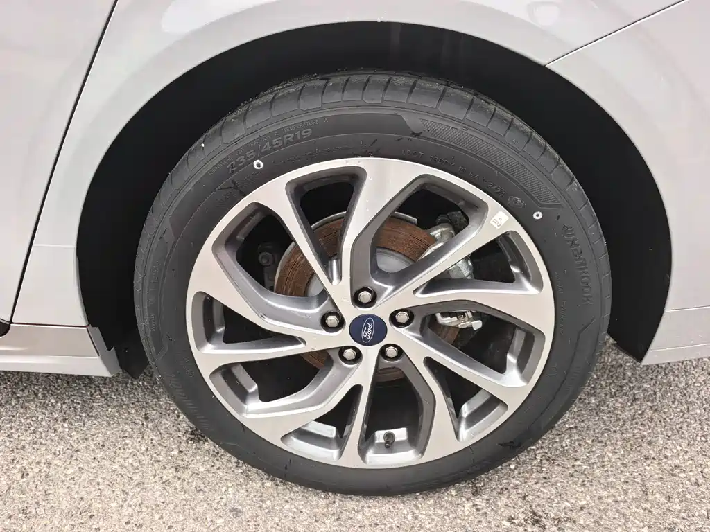 Ford Mondeo — миниатюра 12