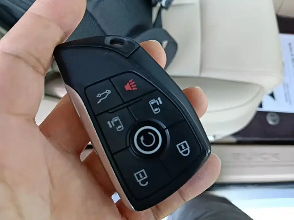 Buick GL8 Hybrid — миниатюра 9