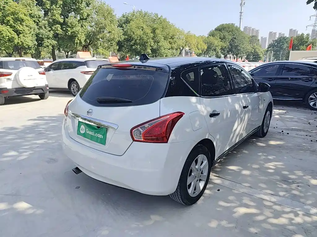 Nissan Tiida — миниатюра 7