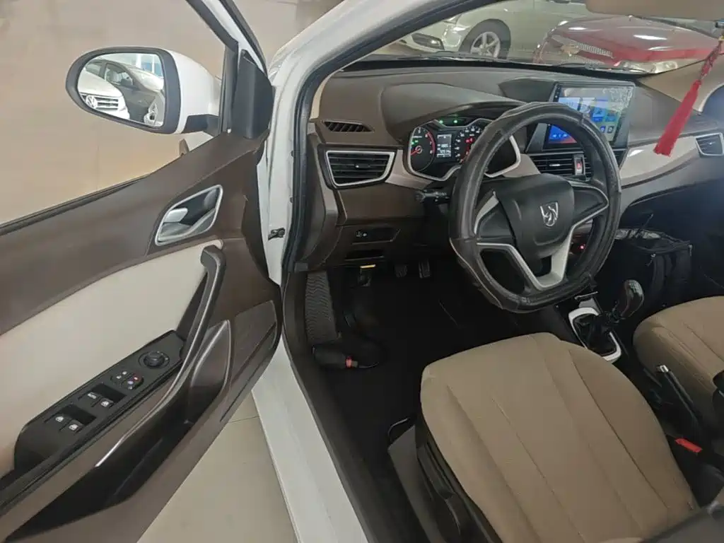Baojun 310W — миниатюра 16