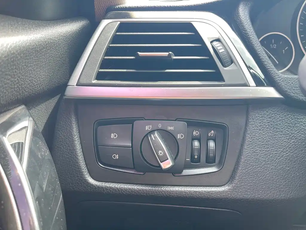 BMW 3 Series — миниатюра 16