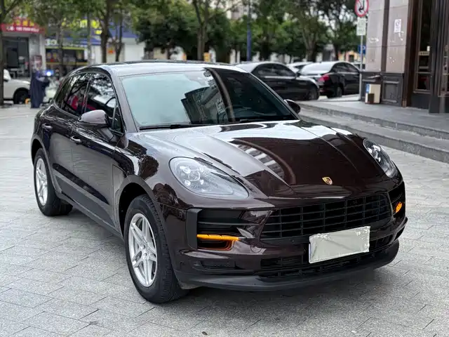 PORSCHE MACAN 2021