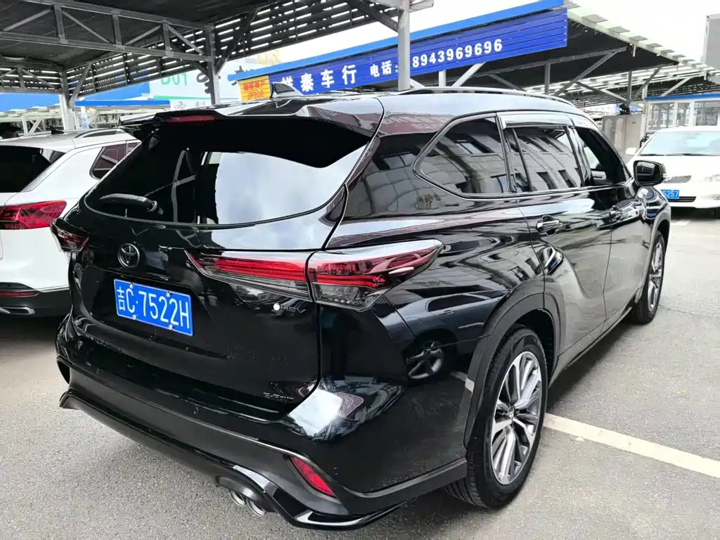Toyota Crown Kluger 2026 2.5L HEV Luxury