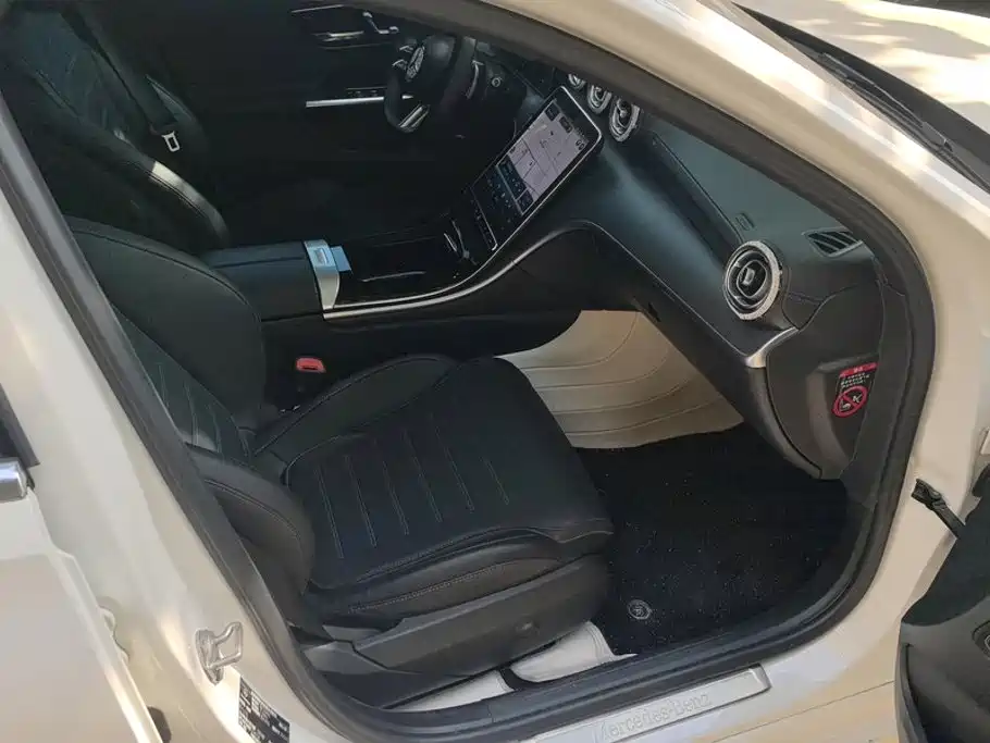 Mercedes-Benz C-Class — миниатюра 8