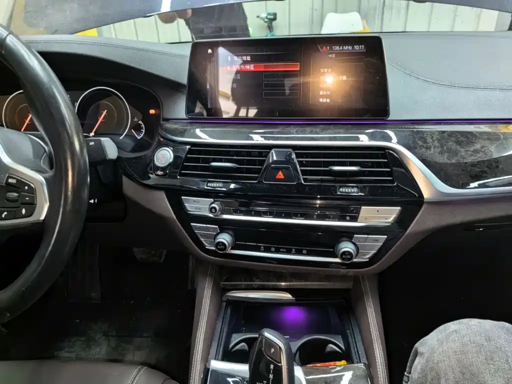 BMW 5 Series — миниатюра 10