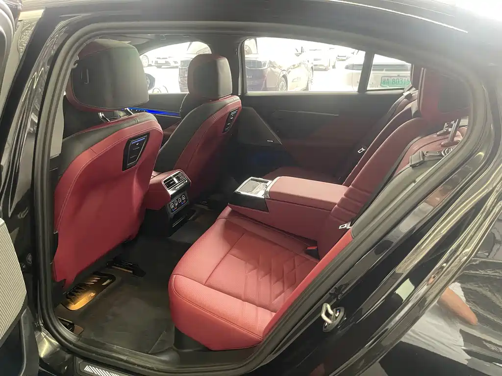 BMW 5 Series — миниатюра 22