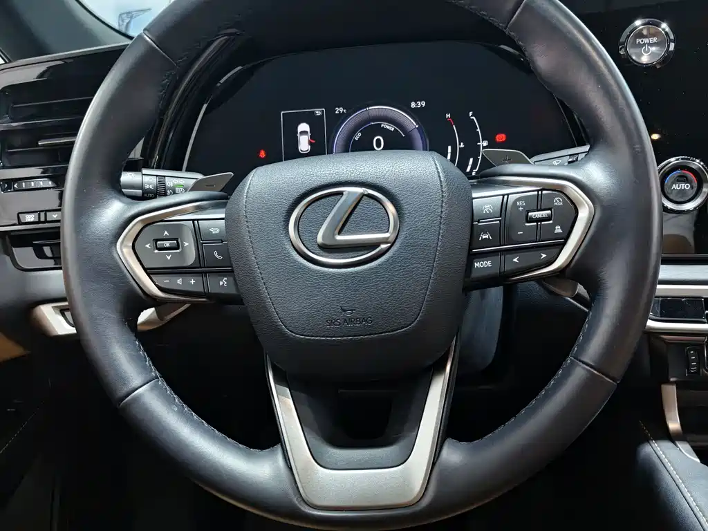 Lexus RX — миниатюра 8