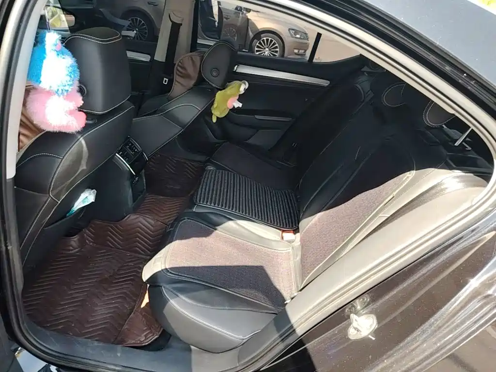 Skoda Superb — миниатюра 17