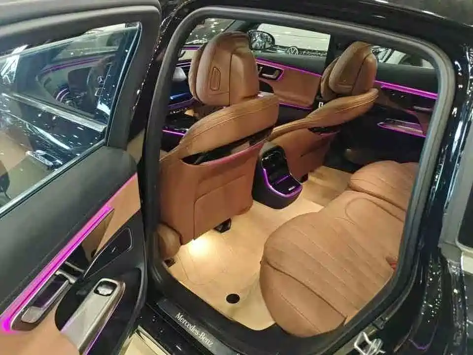 Mercedes-Benz E-Class — миниатюра 3