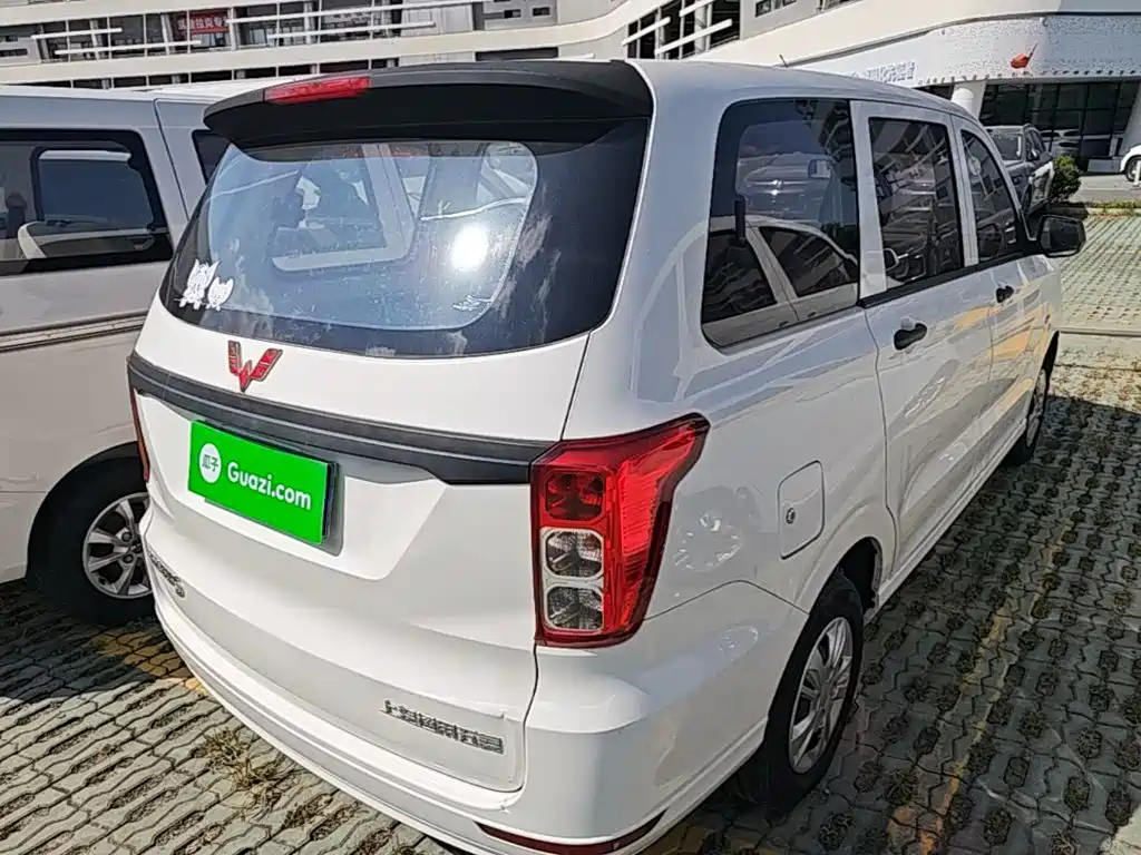 Wuling Hongguang — миниатюра 7