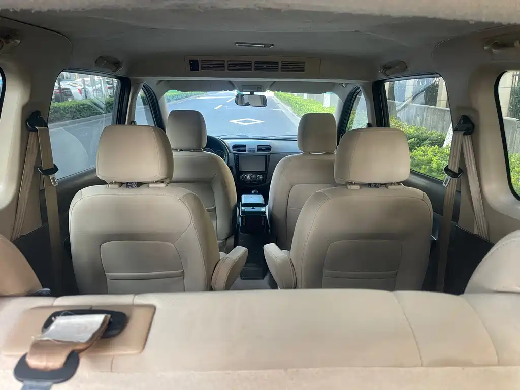 Wuling Hongguang — миниатюра 8