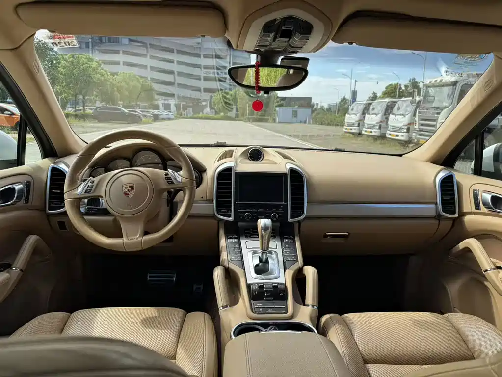 Porsche Cayenne — миниатюра 20