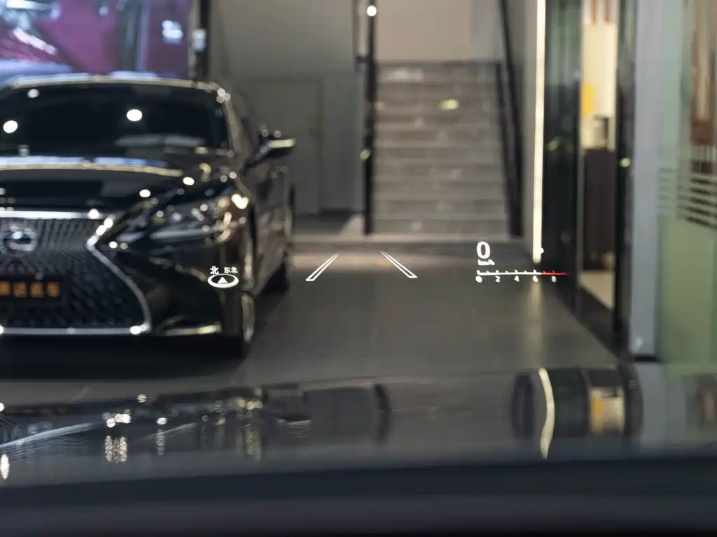 Lexus LS — миниатюра 24