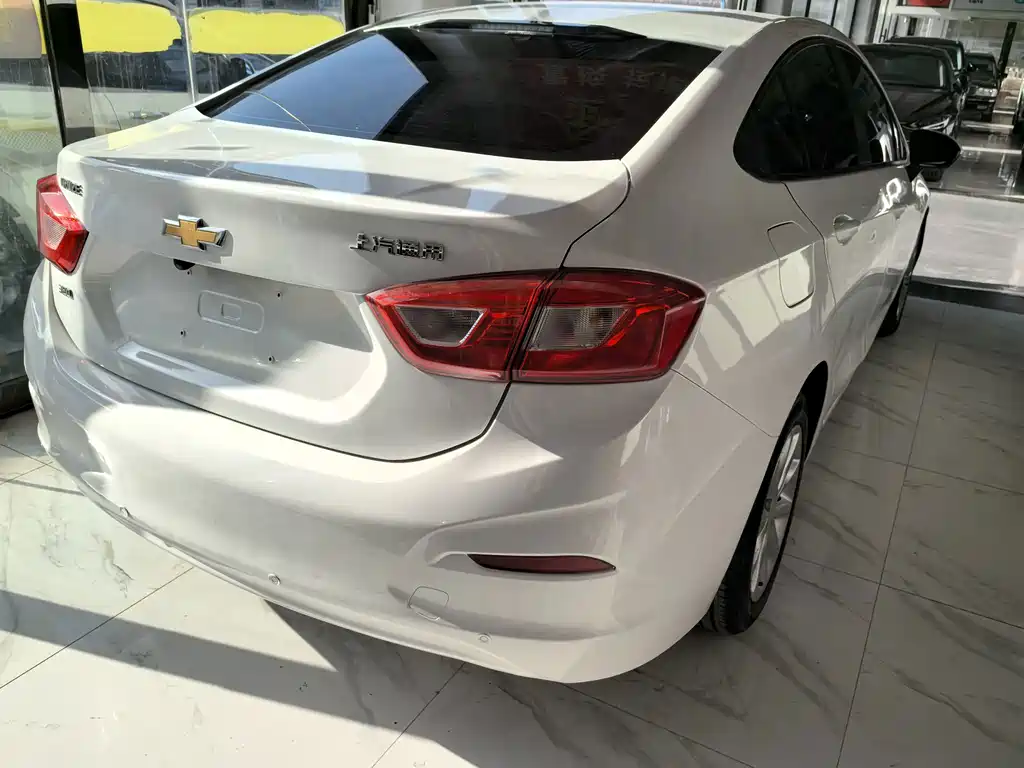 Chevrolet Cruze — миниатюра 6