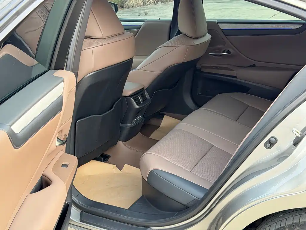 Lexus ES — миниатюра 6