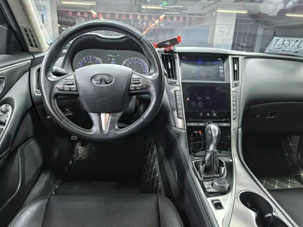 Infiniti Q50L 2015 2.0T Enjoy