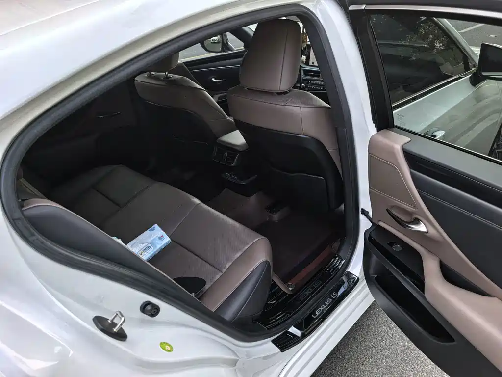 Lexus ES — миниатюра 4