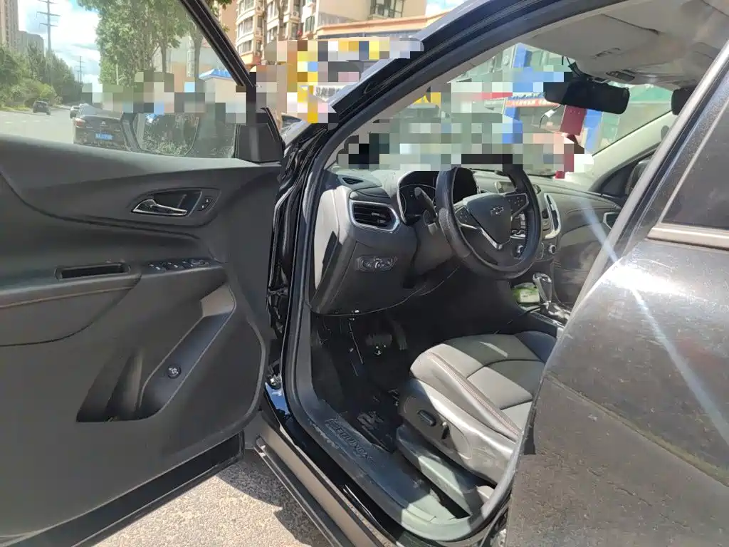 Chevrolet Equinox — миниатюра 12