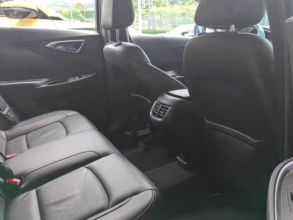 Chevrolet Malibu XL — миниатюра 13