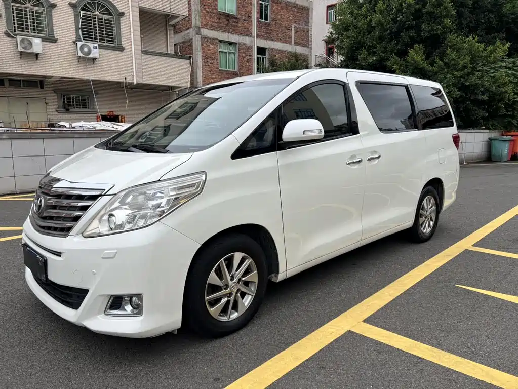 Toyota Alphard 2012