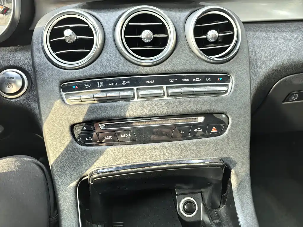 MERCEDES-BENZ GLC