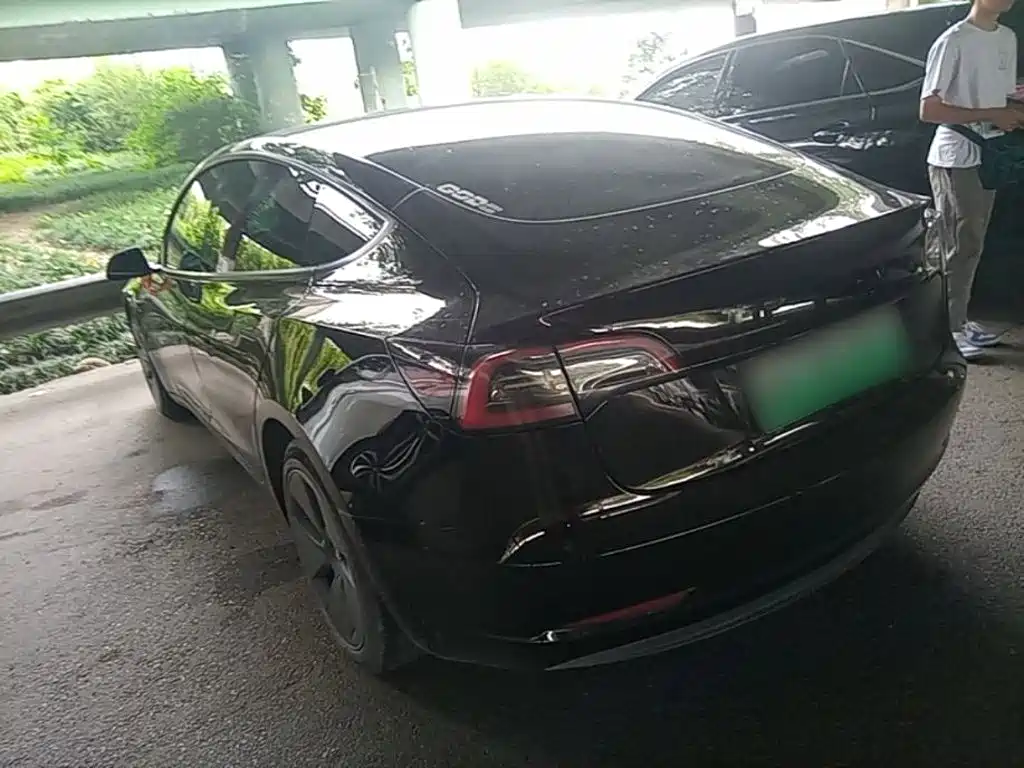 Tesla Model 3 — миниатюра 5