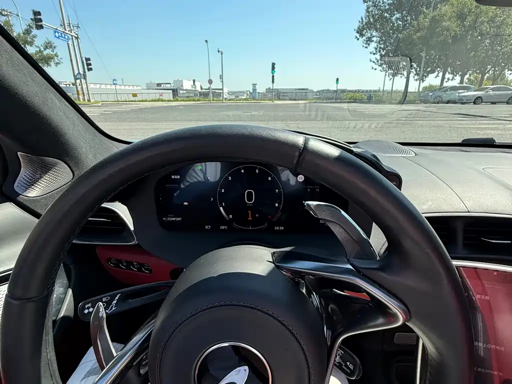 McLaren Artura — миниатюра 11