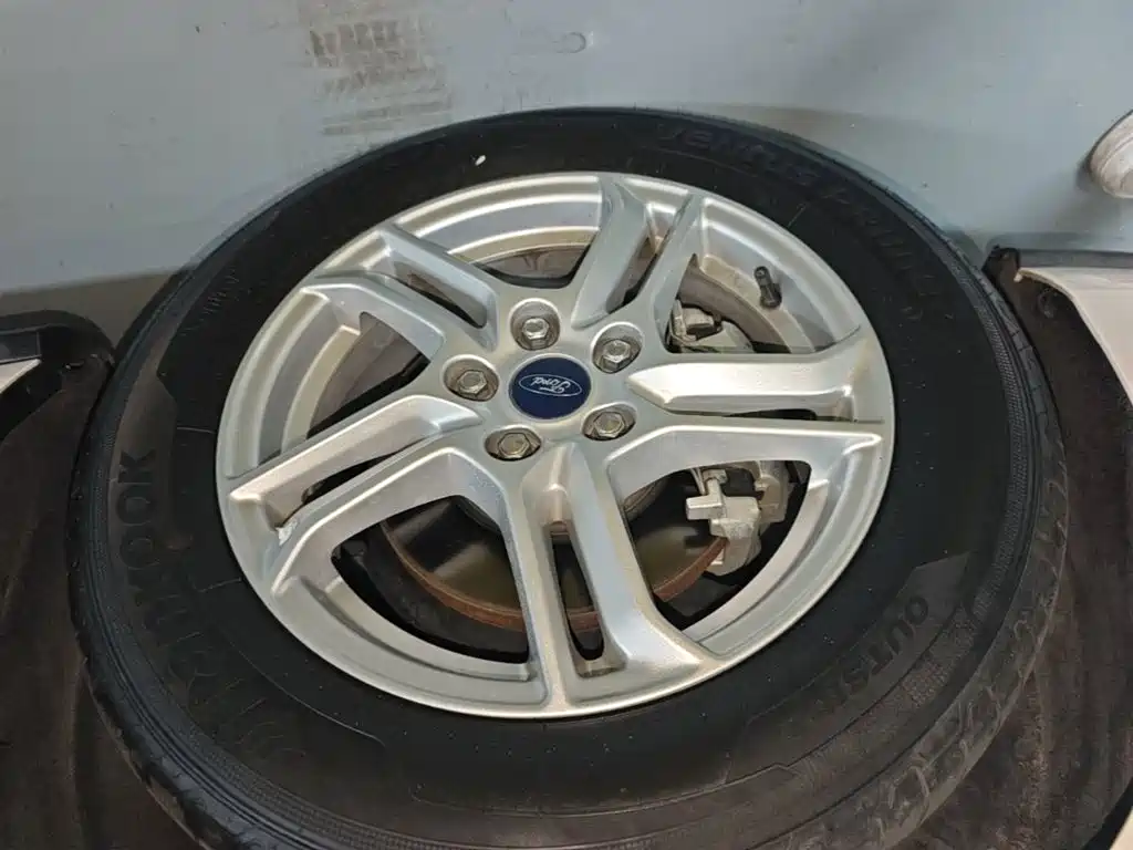 Ford Focus — миниатюра 23