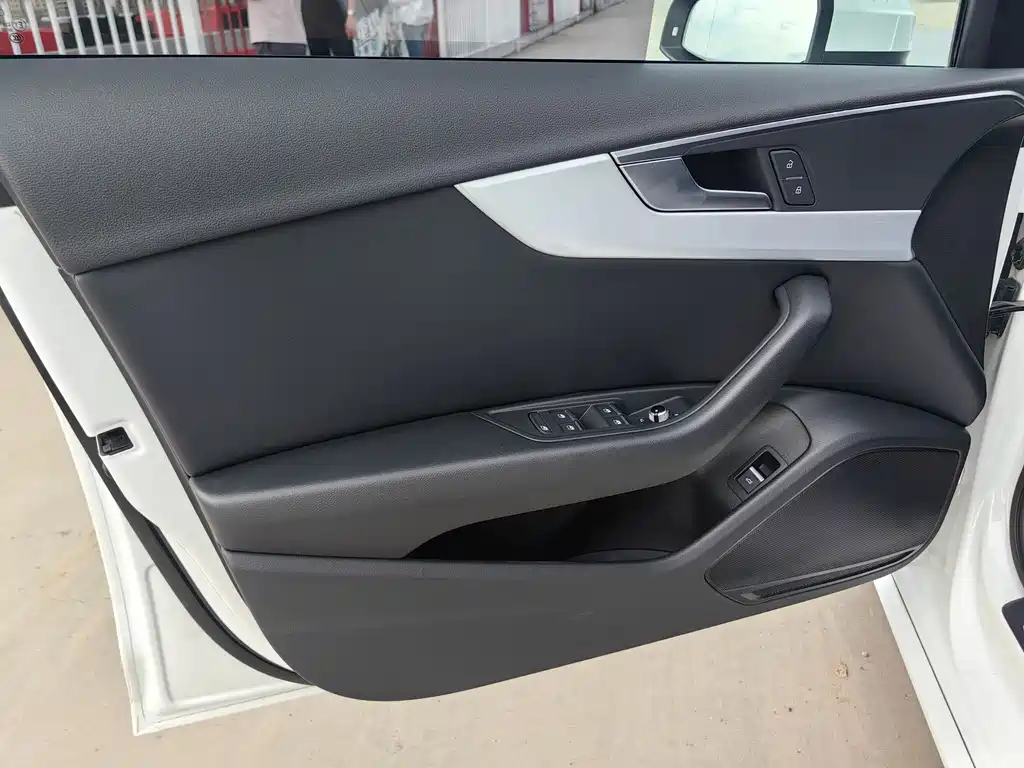 Audi A4L 2019 40 TFSI Fashion VI