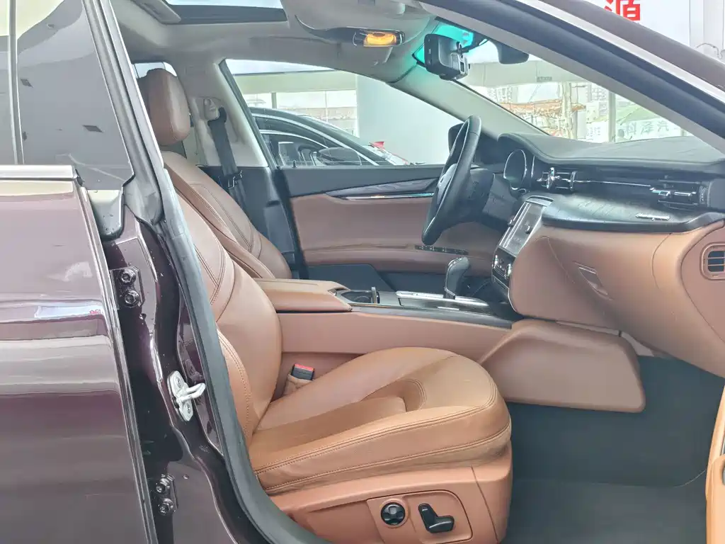 Maserati Quattroporte — миниатюра 7
