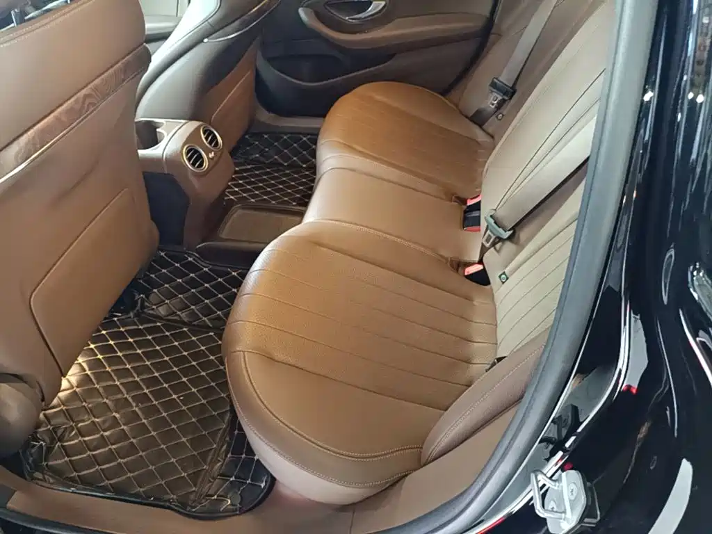 Mercedes-Benz E-Class — миниатюра 17