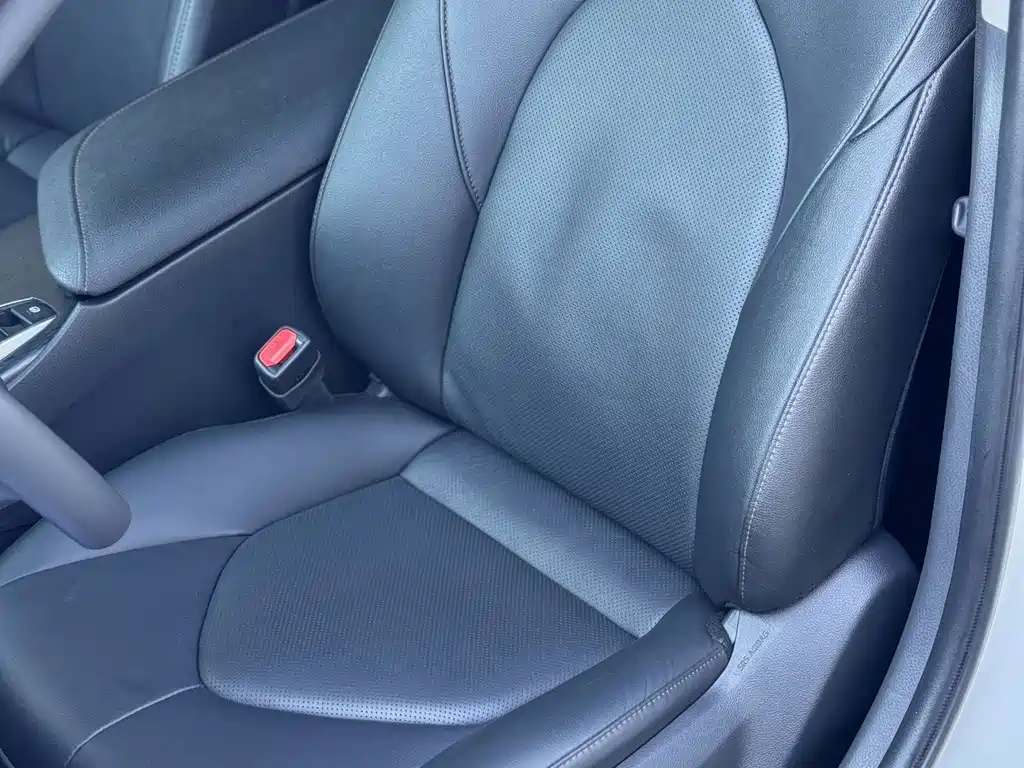 Toyota Camry — миниатюра 9