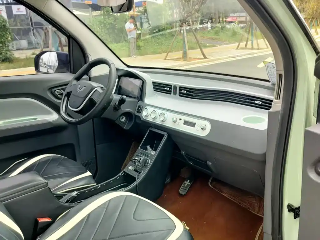 Wuling MINIEV — миниатюра 4