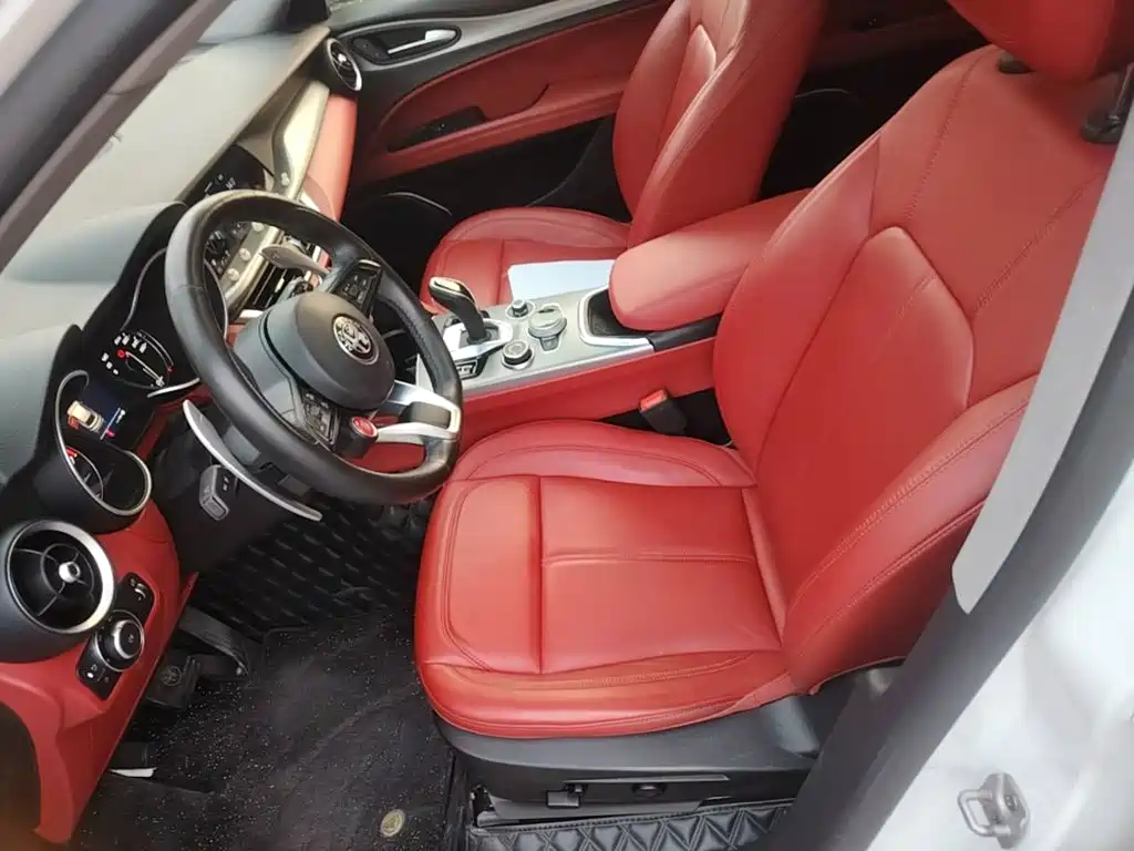 Alfa Romeo Stelvio — миниатюра 15