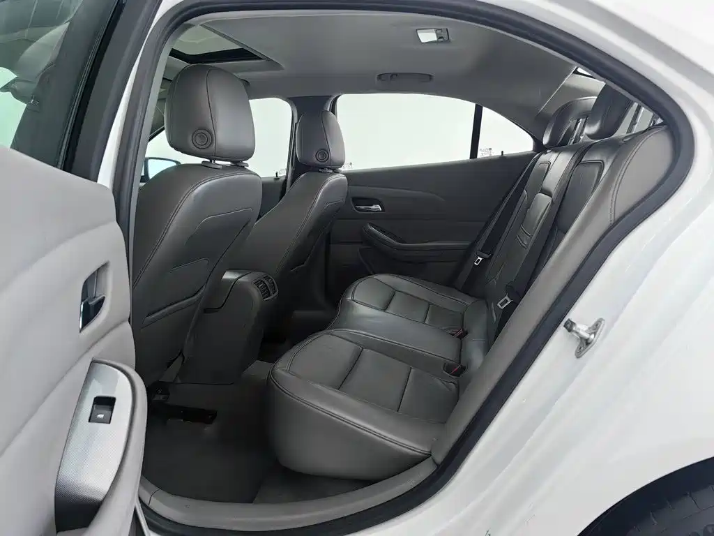 Chevrolet Malibu — миниатюра 15