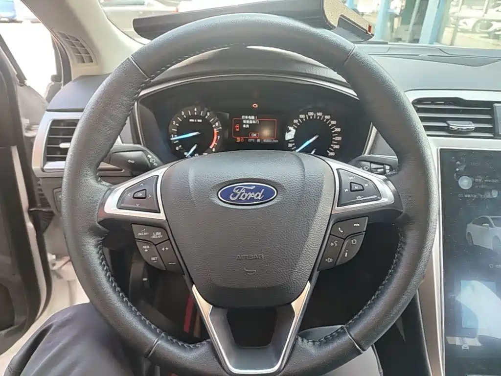 Ford Mondeo — миниатюра 11