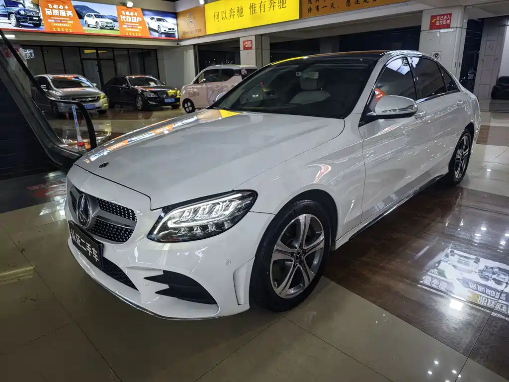 Mercedes-Benz C-Class — миниатюра 2