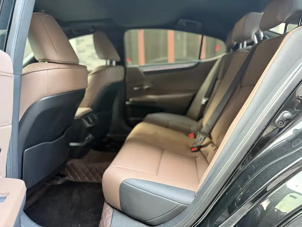 Lexus ES 2025 200 Premium