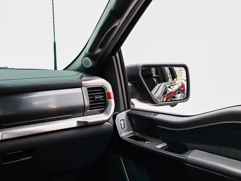 Ford F-150 Raptor — миниатюра 20