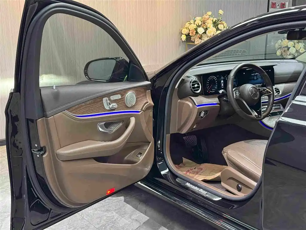 Mercedes-Benz E-Class — миниатюра 4