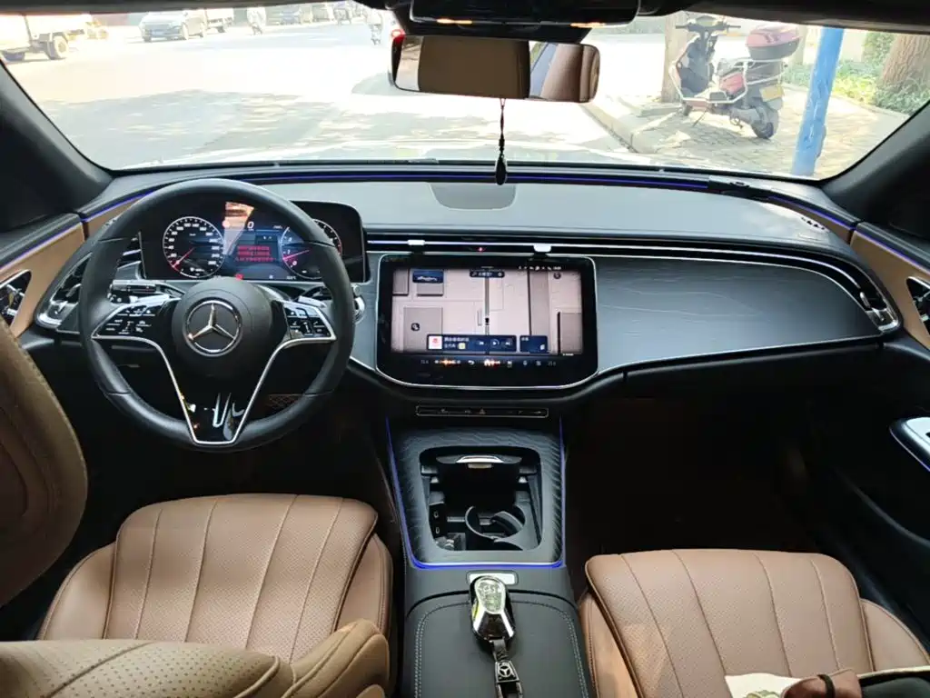 Mercedes-Benz E-Class (Import) — миниатюра 10