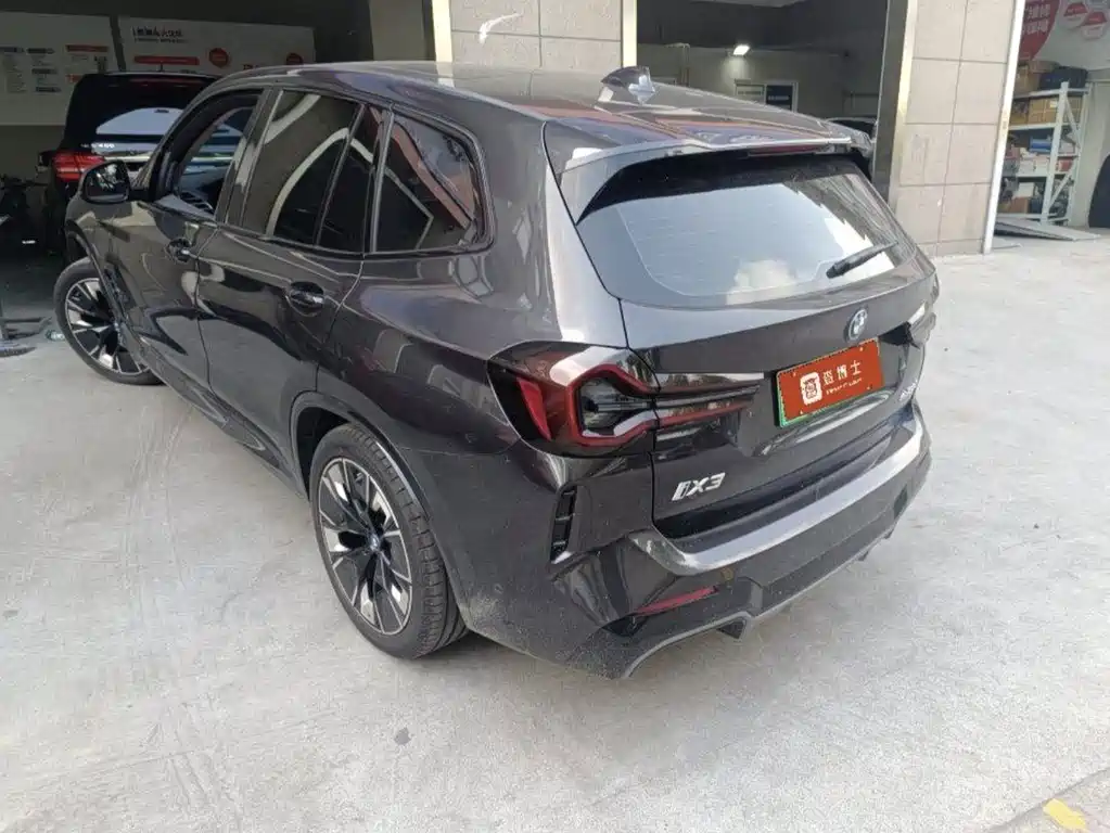 BMW iX3 — миниатюра 9