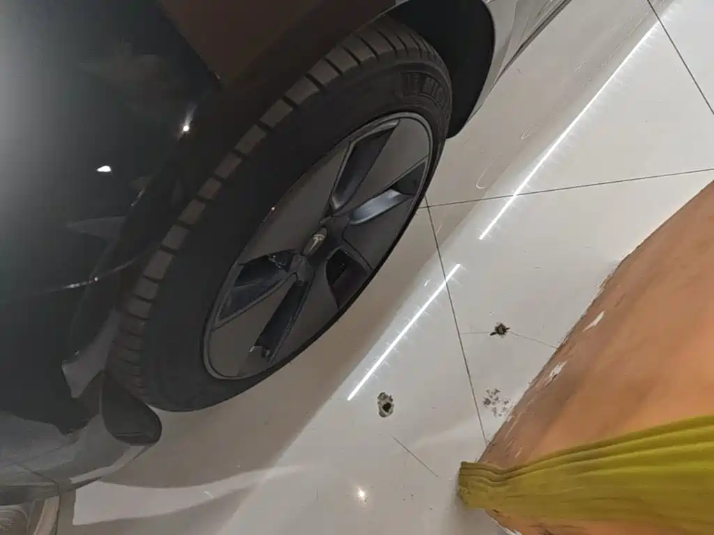 Tesla Model 3 — миниатюра 23
