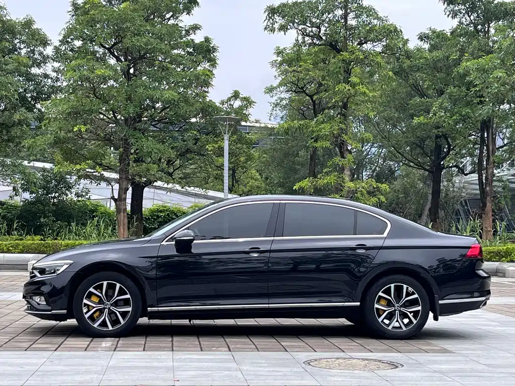 Volkswagen Magotan 2020 330TSI DSG Lead