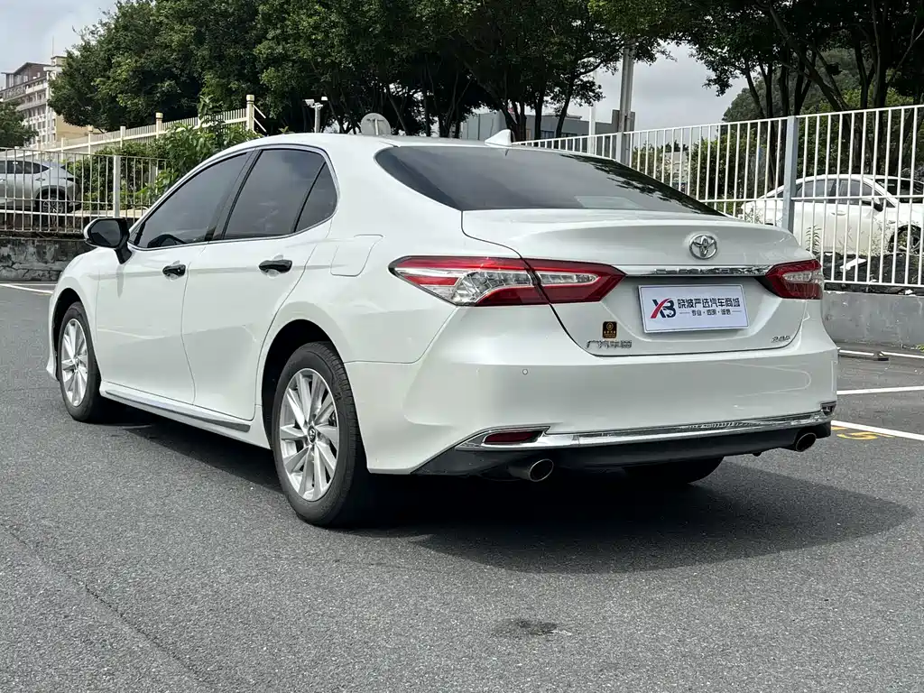 Toyota Camry — миниатюра 13