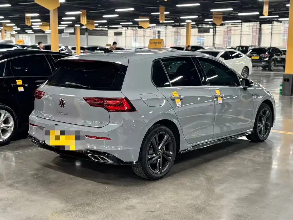 VOLKSWAGEN GOLF